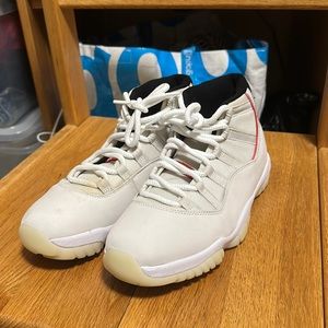 air jordan 11s platinum tint